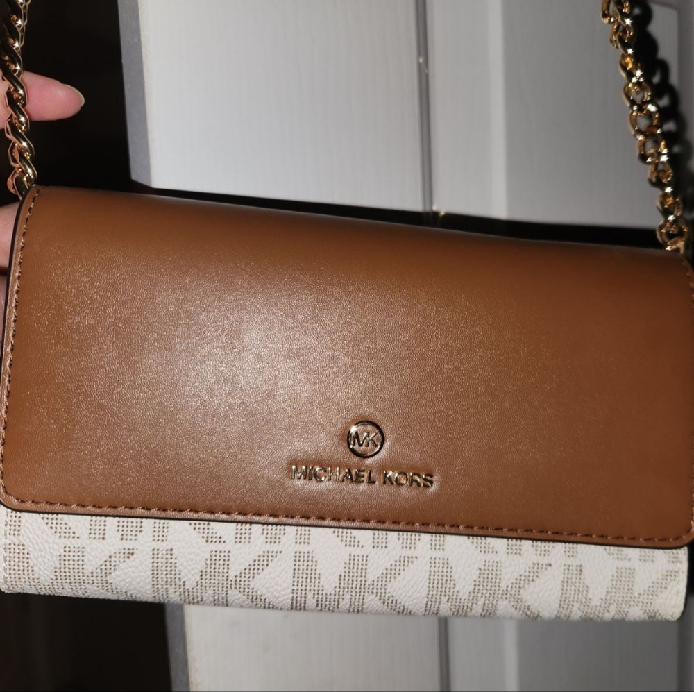Michael kors crossbody